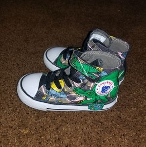 Converse all star sneakers size 8 toddler t-Rex
